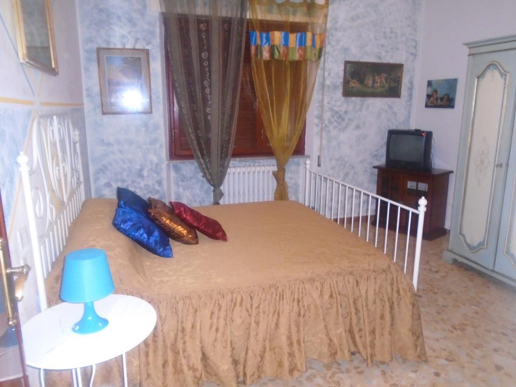 Tropical Bed&Breakfast Lucca Værelse billede