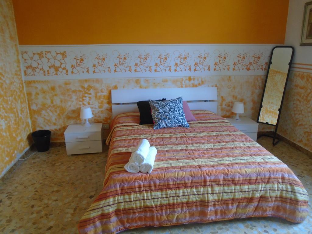 Tropical Bed&Breakfast Lucca Værelse billede